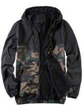 Load image into Gallery viewer, Men’s Camouflage Mesh-Lined Hooded Jacket
