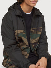 Load image into Gallery viewer, Men’s Camouflage Mesh-Lined Hooded Jacket
