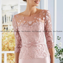 Load image into Gallery viewer, Elegant Wedding Guest Party Gown For Women 3/4 Sleeves Mother Of The Bride Dresses Lace Knee Length Formal Scoop Neck Flower
