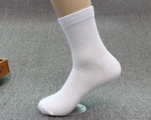 Load image into Gallery viewer, Men’s Breathable Cotton Crew Socks
