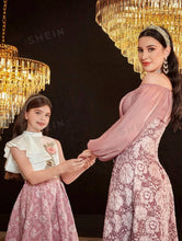 Load image into Gallery viewer, Wholesale Stocklot Cheap Price Factory Direct Hotsale Woven Polyester Floral Jacquard in Stock Fabric for Making Women Dresses
