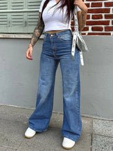 Load image into Gallery viewer, Vintage High-Waist Straight Jeans
