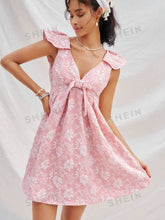 Load image into Gallery viewer, Fukro 3D Dimensional Jacquard With Textured Weaved Jacquard Floral Pattern for Making Raising Jacquard Women Dresses Clothings
