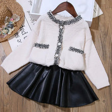 Load image into Gallery viewer, Girls' Skirts Leather Skirts Autumn And Winter Children's Outer Short Skirts Pleated Skirts Winter 2023 New Pu Skirts
