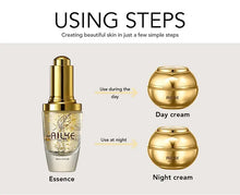 Load image into Gallery viewer, Collagen Whitening Moisture Care Set
