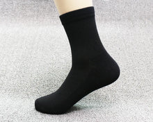Load image into Gallery viewer, Men’s Breathable Cotton Crew Socks
