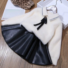 Load image into Gallery viewer, Girls' Skirts Leather Skirts Autumn And Winter Children's Outer Short Skirts Pleated Skirts Winter 2023 New Pu Skirts
