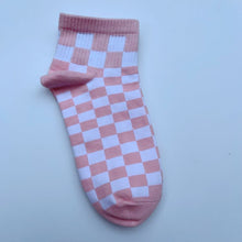 Load image into Gallery viewer, Unisex Korean Checkerboard Ankle Socks
