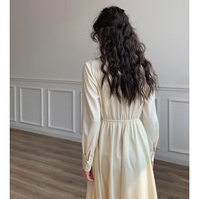 Load image into Gallery viewer, \u94ed 2021 autumn new french retro V-neck temperament strap waist slim dress female Q4051
