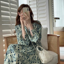 Load image into Gallery viewer, Fayeye Shop homemade slimming V-collection waist long flower dress spring new green temperament long skirt
