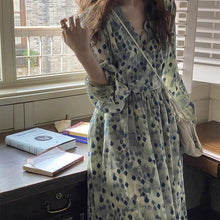 Load image into Gallery viewer, Fayeye Shop homemade slimming V-collection waist long flower dress spring new green temperament long skirt
