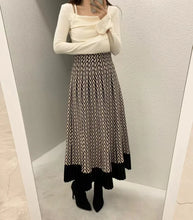 Load image into Gallery viewer, Retro Knitted Pleated Midi Skirt
