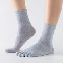 Load image into Gallery viewer, Breathable Cotton Toe Sports Socks

