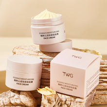 Load image into Gallery viewer, Apply the Cream Before Makeup, Moisturizing Foundation Cream - Lasting Moisturizing, Creating a Natural Foundation
