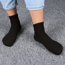 Load image into Gallery viewer, Premium Men's Everyday Mid-Calf Socks
