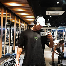 Load image into Gallery viewer, High Qualit gyms T shirt Men Bodybuilding print loose T-shirt Workout Fitness Tees Men Clothing cotton Short Sleeve Sports Shirt
