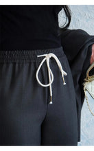 Load image into Gallery viewer, Elegant Peaked Lapel Suit Set
