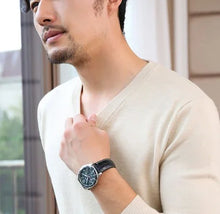 Load image into Gallery viewer, Thick Solid V-Neck Pullover
