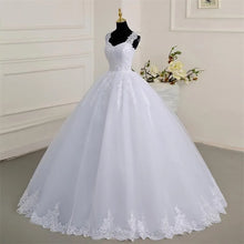 Load image into Gallery viewer, Sleeveless Wedding Dresses Classic Sweetheart Vestido De Noiva Luxury Lace Bridal Ball Gown Formal Robe De Mariee Customized
