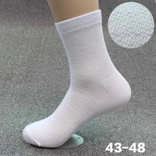 Load image into Gallery viewer, Men’s Breathable Cotton Crew Socks
