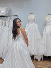 Load image into Gallery viewer, Sexy Wedding Dresses For Women Simple vestido de noiva vintage To measures Spaghetti Strap Elegant vestidos de novia Customized
