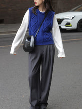 Load image into Gallery viewer, Minimal Knit Sweater Vest Women
