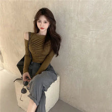 Load image into Gallery viewer, Slim Hollow Detail Tee Women
