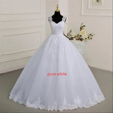 Load image into Gallery viewer, Sleeveless Wedding Dresses Classic Sweetheart Vestido De Noiva Luxury Lace Bridal Ball Gown Formal Robe De Mariee Customized

