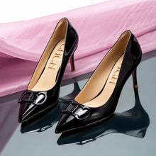 Load image into Gallery viewer, Black Patent T Strap Heels
