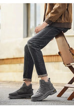 Load image into Gallery viewer, Lightweight Breathable Sports Sneakers Men

