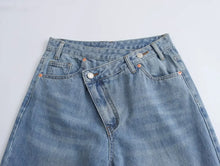 Load image into Gallery viewer, Slanted Placket Retro Wide Jeans
