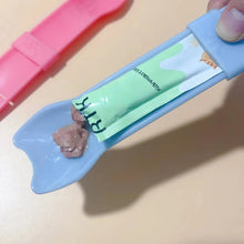 Load image into Gallery viewer, Cat Strip Squeeze Spoon Cat Strip Feeder for Lickable Wet Cat Treats Pet Liquid Snack Feeding Tool Cat Feeder Pet Supplies
