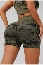 Load image into Gallery viewer, Women Seamless Tie Dye Yoga Set Quick Dry Sports Bra Shorts Lightweight Breathable Workout Outfit
