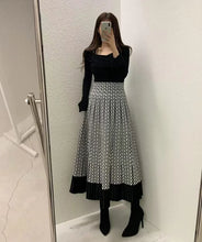 Load image into Gallery viewer, Retro Knitted Pleated Midi Skirt
