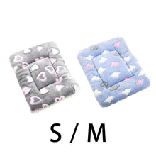 Load image into Gallery viewer, Dog Bed Mat Cat Bed Mat, Pet Bed Mat, Heated Fleece Blanket, Pet Mat

