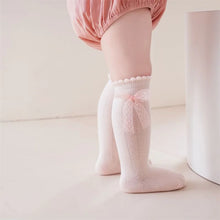 Load image into Gallery viewer, Princess Lace Bow Baby Socks
