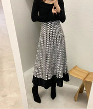 Load image into Gallery viewer, Retro Knitted Pleated Midi Skirt
