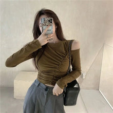 Load image into Gallery viewer, Slim Hollow Detail Tee Women
