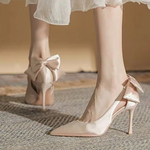 Load image into Gallery viewer, Wedding Heels Women Luxury Brand Design String Bead Pearls High Heels Ladies Sexy Elegant Pointed Toe White Black Pumps
