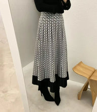 Load image into Gallery viewer, Retro Knitted Pleated Midi Skirt
