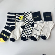 Load image into Gallery viewer, Smiley Couple Sport Sock Pack
