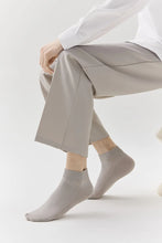 Load image into Gallery viewer, Bamboo Fiber Cool Ankle Socks
