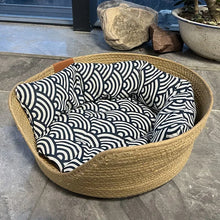 Load image into Gallery viewer, Pet Bed Soft Cat Kennel Dog Beds Sofa Bamboo Weaving Four Season Cozy Nest Baskets Waterproof Removable Cushion Sleeping Bag
