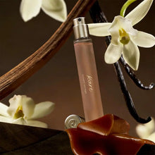 Load image into Gallery viewer, 10ml Original Brand Sandalwood Scent Vaporisateur Spray Body Mist Rare Vanilla Caramel Fragrance Spray Travel Pack Eau De Parfum
