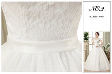 Load image into Gallery viewer, Elegant Lace Ball Gown Wedding Dress
