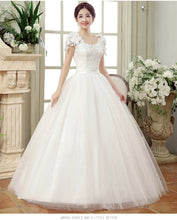 Load image into Gallery viewer, Elegant Lace Ball Gown Wedding Dress
