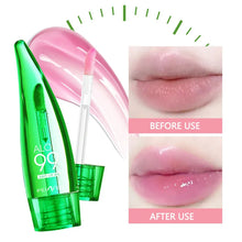 Load image into Gallery viewer, Moisturizing Aloe Vera Warming Lip Balm Is A Gentle, Non - Irritating, Long - Lasting And Easy - To - Apply Lip Care Product
