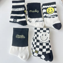Load image into Gallery viewer, Smiley Couple Sport Sock Pack
