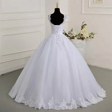 Load image into Gallery viewer, Sleeveless Wedding Dresses Classic Sweetheart Vestido De Noiva Luxury Lace Bridal Ball Gown Formal Robe De Mariee Customized

