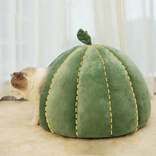 Load image into Gallery viewer, Cat Beds For Indoor Cats Pumpkin Cat House Enclosed Cat Bed Cat Cave Thickened Halloween Pet Bed Cat Hideaway For Kittens Small
